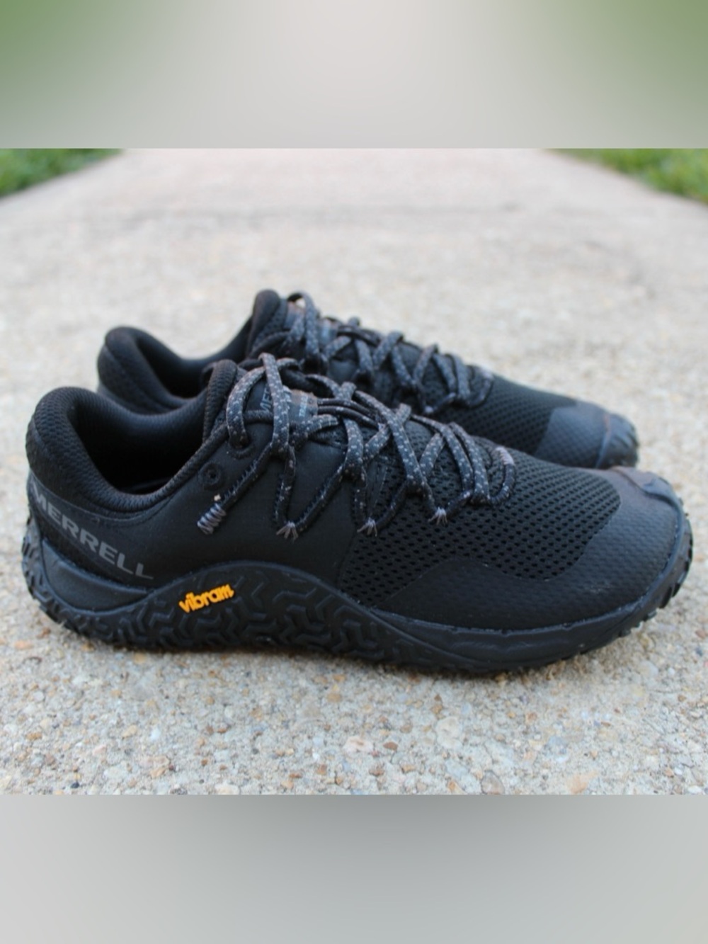 Merrell Women's Trail Glove 7 Black Barefoot Hiking Sneaker Sz 6